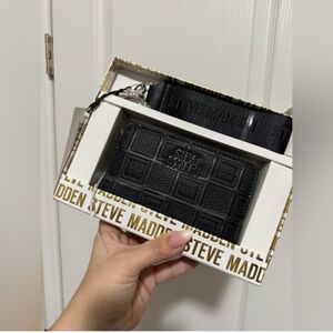 Steve Madden Black Embossed Wallet & Strap Set New In Box